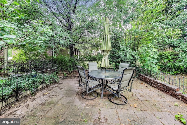 4208 Longfellow St, Hyattsville, MD 20781 - view of patio / terrace featuring outdoor dining space