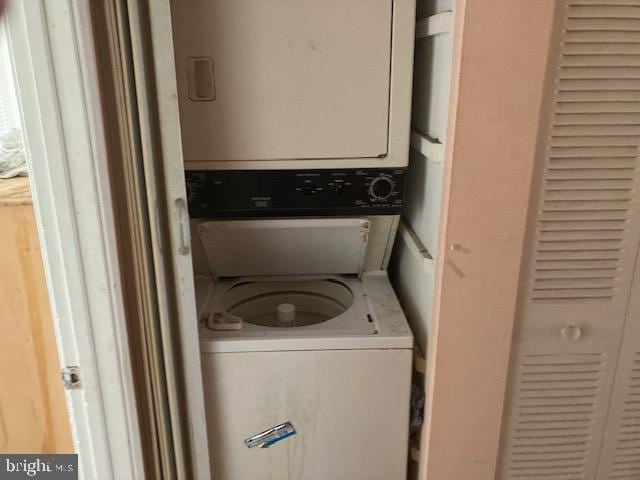 3121 University Blvd W Unit 3, Kensington, MD 20895 - laundry room with stacked washer / drying machine