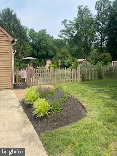 22 Hart Ln, Sewell, NJ 08080 - view of yard