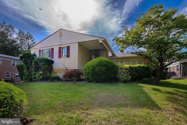 1200 Gainsboro Rd, Bala Cynwyd, PA 19004 - view of front facade with a front yard
