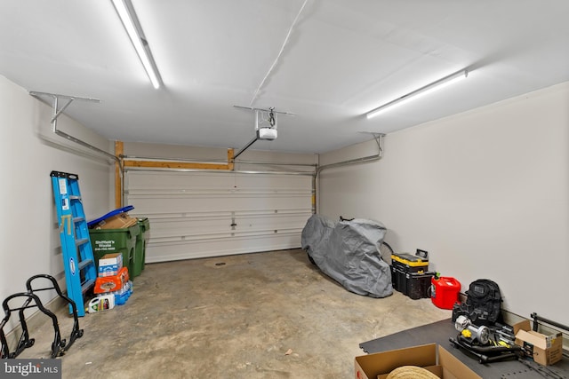 18216 Summit Pointe Dr, Triangle, VA 22172 - garage with a garage door opener