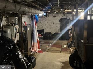 1111 Green St, Reading, PA 19604 - view of basement