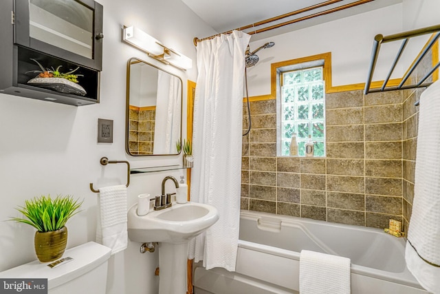 2005 S Quincy St, Arlington, VA 22204 - bathroom featuring toilet and shower / bath combination with curtain