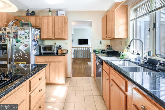 200 Sunset Cir, Cross Junction, VA 22625 - kitchen featuring stainless steel appliances, a sink, decorative backsplash, dark stone counters, and light brown cabinetry