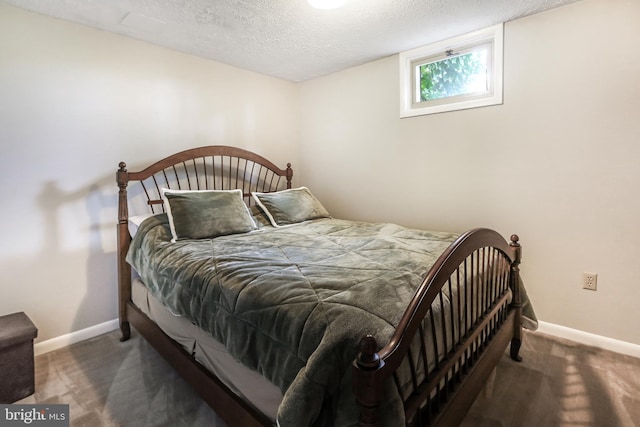 200 Sunset Cir, Cross Junction, VA 22625 - carpeted bedroom featuring baseboards and a textured ceiling
