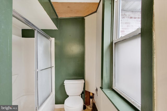 166 Tulpehocken St, Bernville, PA 19506 - full bathroom with toilet, enclosed tub / shower combo, and baseboards