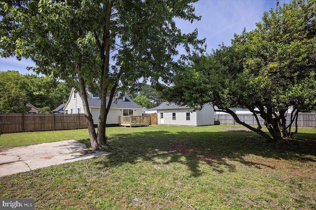 511 Goldsborough Ave, Cambridge, MD 21613 - view of yard with a wooden deck and an outdoor structure