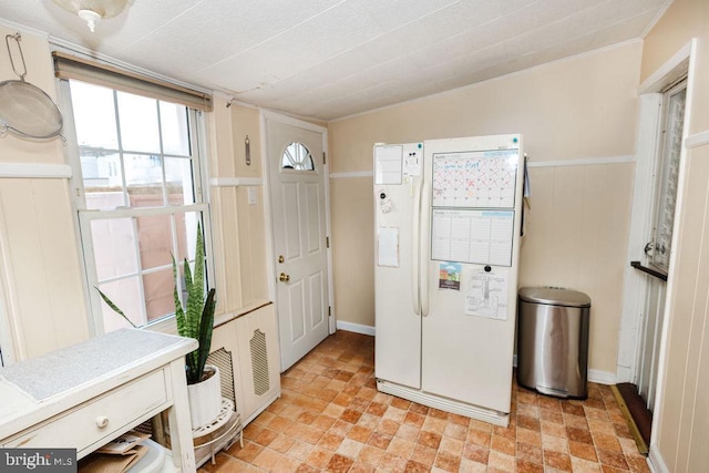 206 Mifflin St, Philadelphia, PA 19148 - entryway featuring stone finish floors