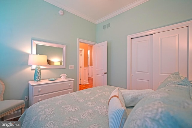 322 Captains Cir, Lewes, DE 19958 - bedroom featuring ornamental molding and a closet