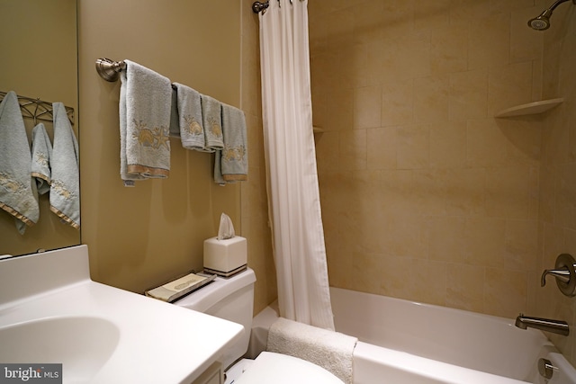 322 Captains Cir, Lewes, DE 19958 - full bathroom featuring shower / bath combination with curtain, vanity, and toilet
