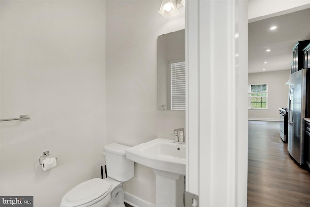 2005 Benjamin Ct, Harrisburg, PA 17110 - bathroom featuring wood finished floors and recessed lighting