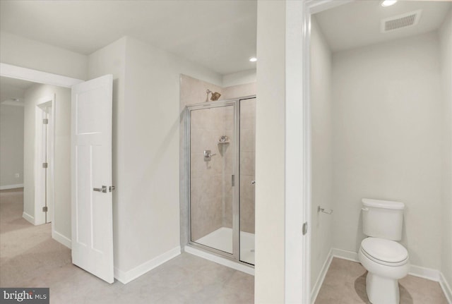 2005 Benjamin Ct, Harrisburg, PA 17110 - bathroom featuring a shower stall and recessed lighting