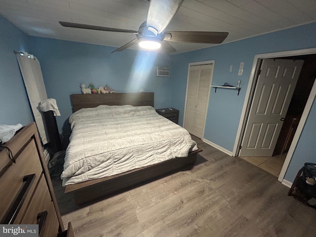 44 Sugarmaple Ln, Levittown, PA 19055 - bedroom featuring dark wood finished floors, a closet, and a ceiling fan