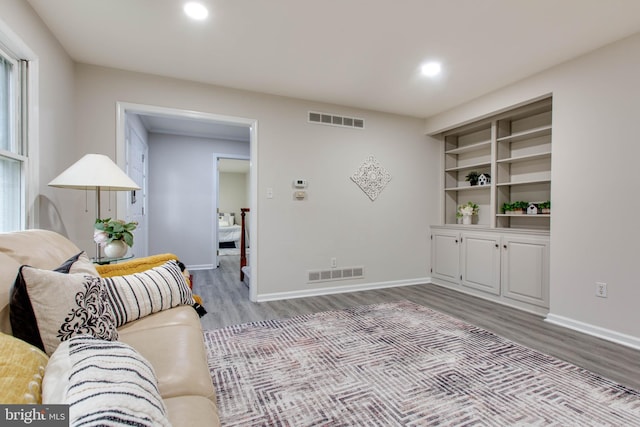 5183 Silver Run Ln, Salisbury, MD 21801 - living area featuring wood finished floors, baseboards, and recessed lighting