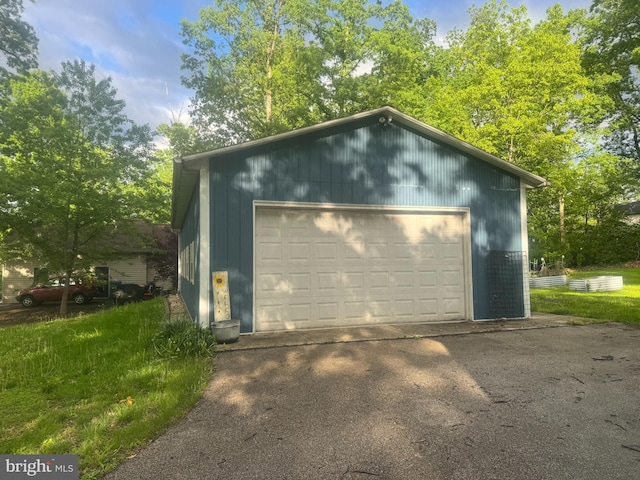 30 Halleck Dr, East Berlin, PA 17316 - view of detached garage