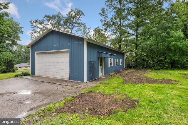 30 Halleck Dr, East Berlin, PA 17316 - view of detached garage