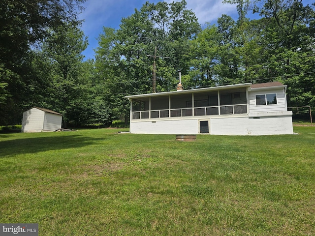 11 Maxwill Ln, Landisburg, PA 17040 - view of front of home with a sunroom and a front lawn
