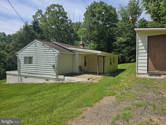 11 Maxwill Ln, Landisburg, PA 17040 - view of front of property featuring a patio, a front lawn, and crawl space