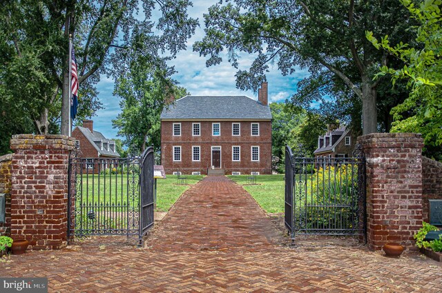 913A Caroline St, Fredericksburg, VA 22401 - view of gate