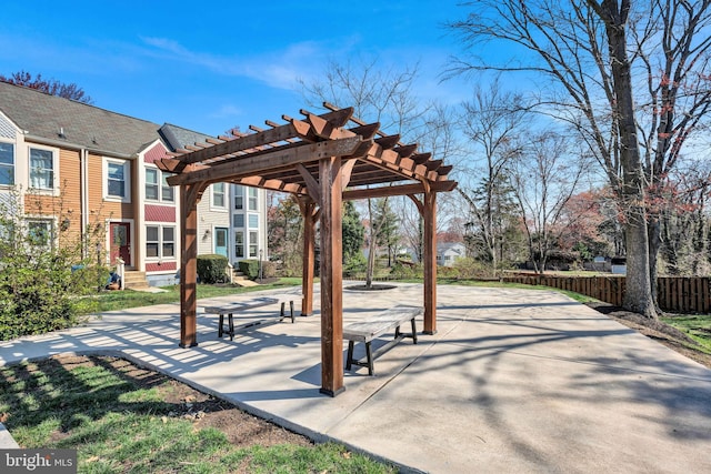 6190 Little Valley Way, Alexandria, VA 22310 - view of property's community with a pergola