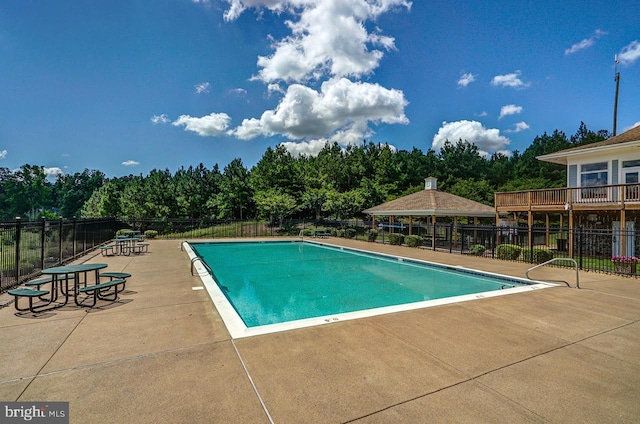 63 Lake Forest Dr, Mineral, VA 23117 - community pool with a patio