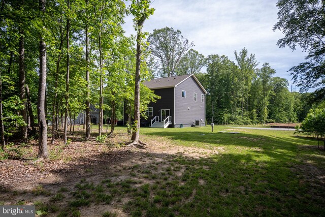 610 Long Meadow Dr, Fredericksburg, VA 22406 - view of green lawn