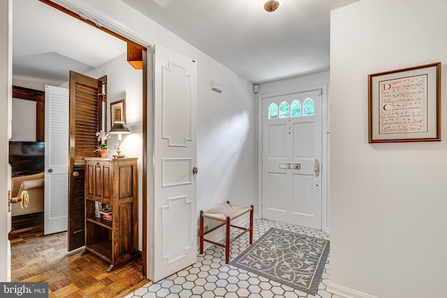 18919 Diary Rd, Montgomery Village, MD 20886 - foyer featuring baseboards