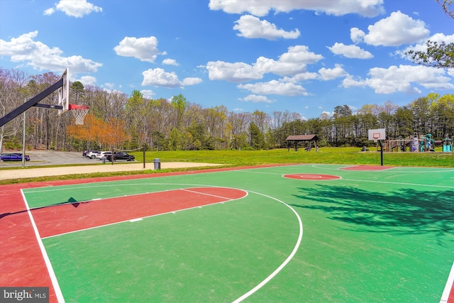 16719 Tintagel Ct, Dumfries, VA 22025 - view of basketball court with community basketball court and a yard