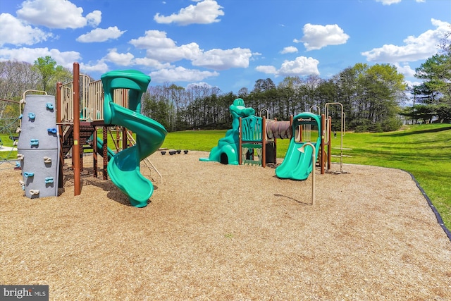 16719 Tintagel Ct, Dumfries, VA 22025 - community jungle gym with a lawn