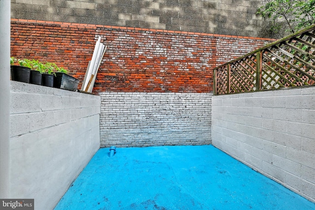 406 S Eaton St, Baltimore, MD 21224 - view of patio