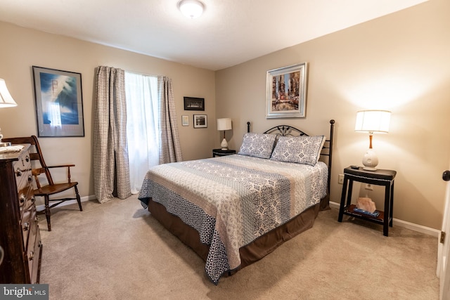 705 Hemlock Ct, Hanover, PA 17331 - bedroom featuring light carpet and baseboards