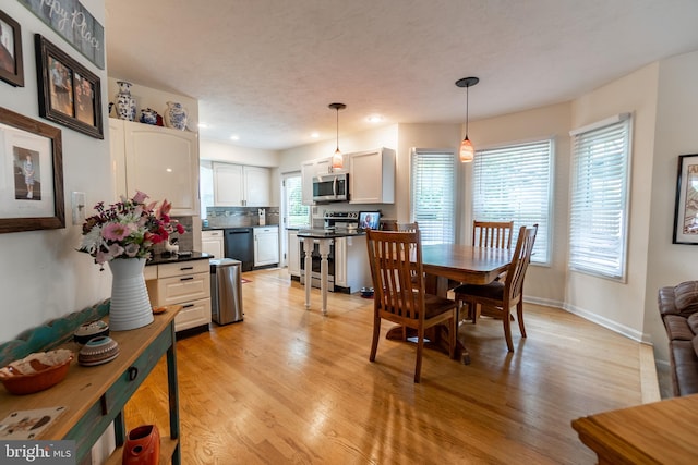 705 Hemlock Ct, Hanover, PA 17331 - dining area featuring light wood-style flooring, recessed lighting, and baseboards