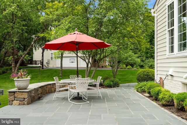 21381 Chickacoan Trail Dr, Broadlands, VA 20148 - view of patio / terrace with outdoor dining space