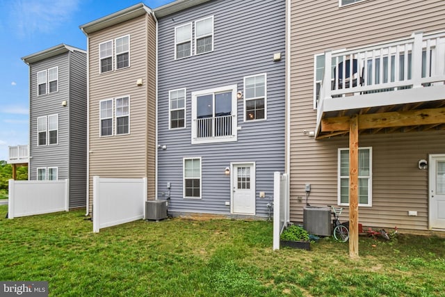 121 Stribling Way, Winchester, VA 22602 - back of property featuring central air condition unit and a yard