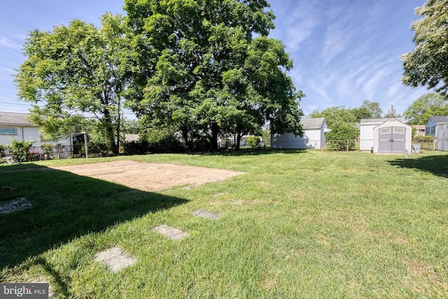 2 Idlewood St, Glen Burnie, MD 21061 - view of yard