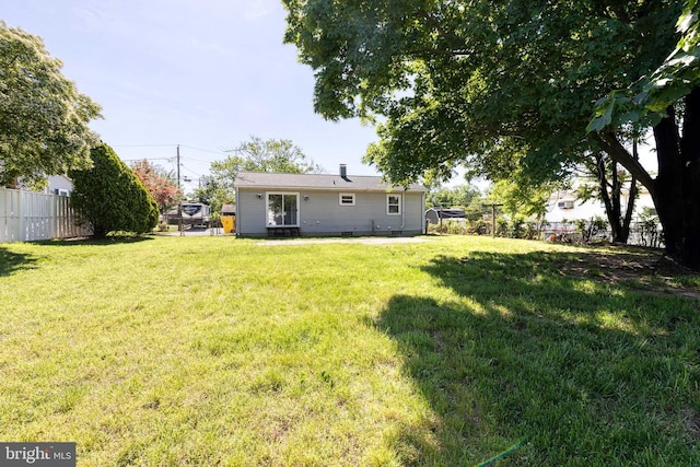 2 Idlewood St, Glen Burnie, MD 21061 - view of yard