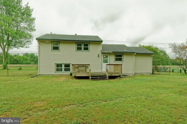 3176 S Hance Bridge Rd, Vineland, NJ 08361 - back of property with a deck