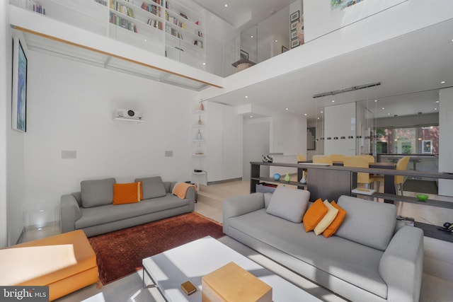 3927 Georgetown Ct NW, Washington, DC 20007 - living area featuring a high ceiling