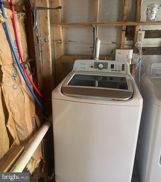 2541 Secane Rd, Secane, PA 19018 - washroom featuring washer / clothes dryer