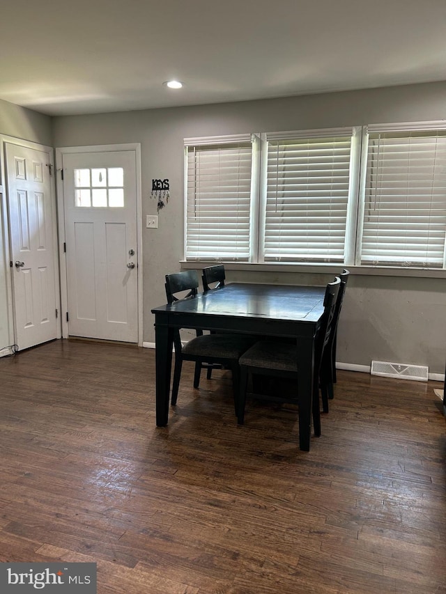 1258 W Cornell St, Vineland, NJ 08360 - dining area featuring baseboards, dark wood-style flooring, and recessed lighting