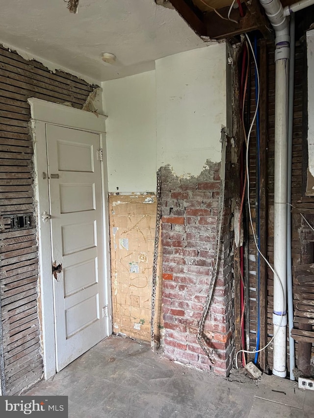 303 Johnson Ave, Upper Chichester, PA 19061 - interior space