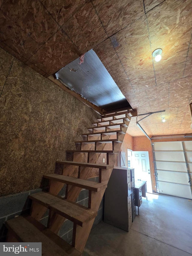 616 Sylvan Pl, Harrisburg, PA 17109 - stairway with concrete floors