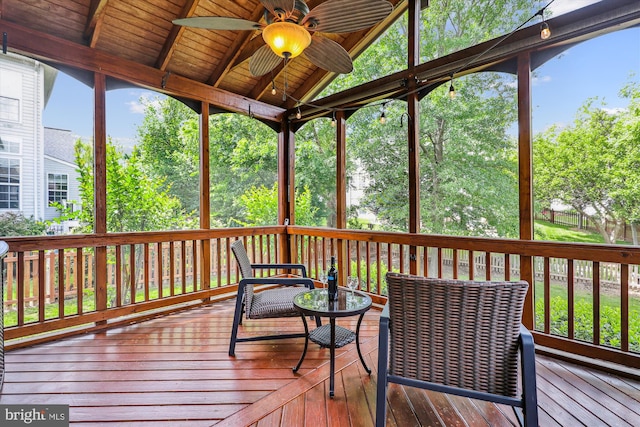 831 Macalister Dr SE, Leesburg, VA 20175 - sunroom featuring ceiling fan