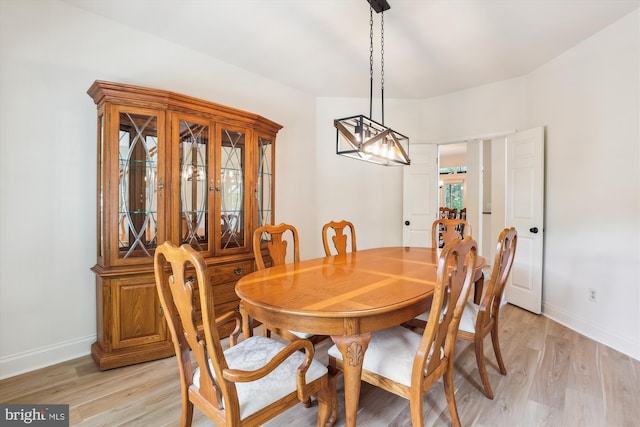 831 Macalister Dr SE, Leesburg, VA 20175 - dining space with light wood-style floors and baseboards