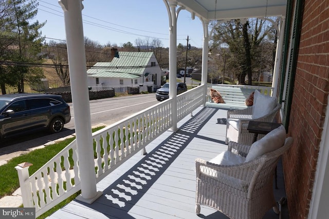 322 Main St E, Fincastle, VA 24090 - view of wooden porch