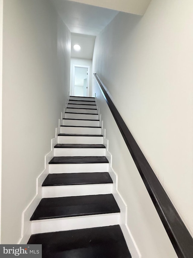 2112 Llewelyn Ave, Baltimore, MD 21213 - view of stairs