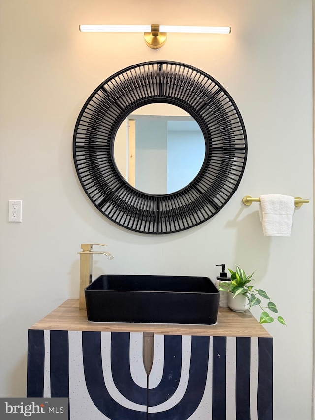 2112 Llewelyn Ave, Baltimore, MD 21213 - bathroom view