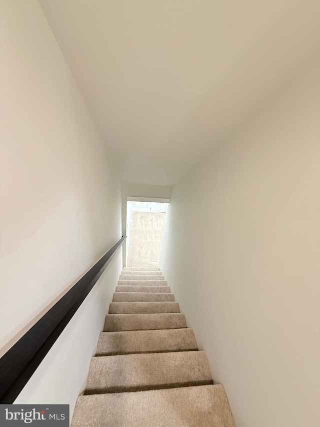 2112 Llewelyn Ave, Baltimore, MD 21213 - view of staircase