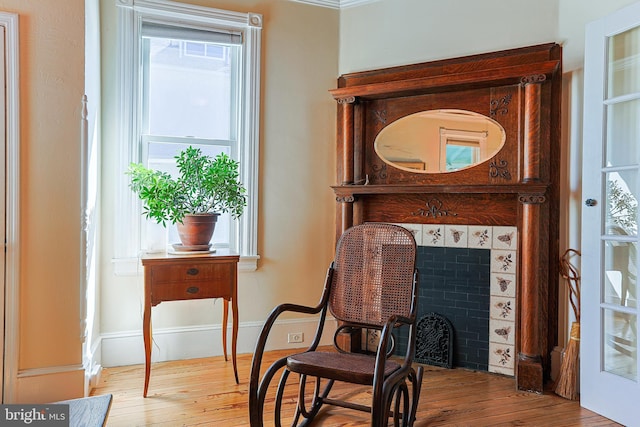 922 8th Ave, Prospect Park, PA 19076 - sitting room with hardwood / wood-style flooring and baseboards