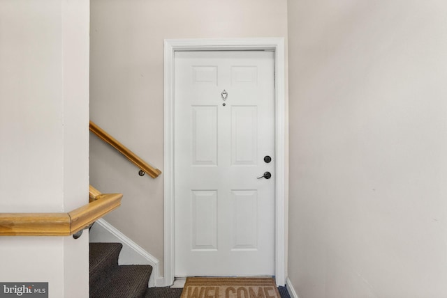 13800 Breezy Ridge Way Unit 101, Woodbridge, VA 22191 - doorway featuring baseboards